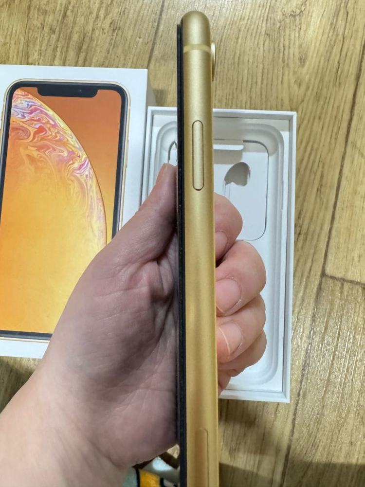 아이폰 XR 128GB/89%/깨끗함--4