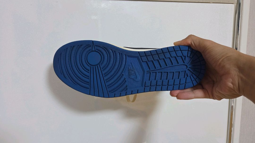 나이키 에어 조던1 트래비스 스캇 프라그먼트 로우 290 이미지