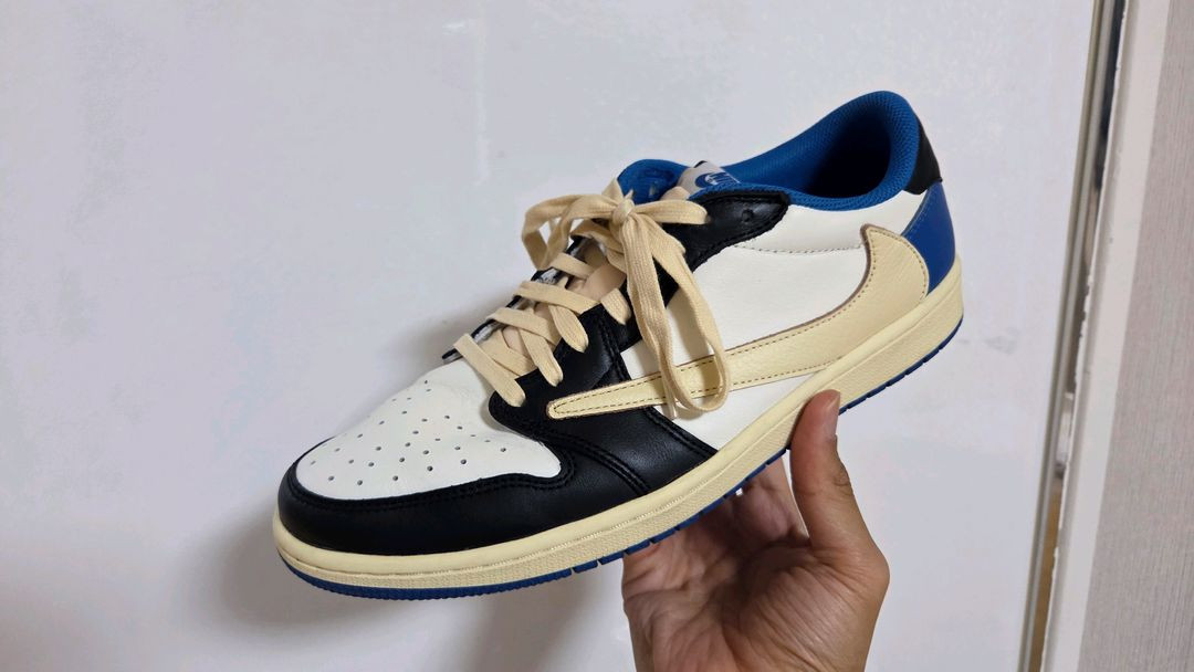 나이키 에어 조던1 트래비스 스캇 프라그먼트 로우 290 이미지