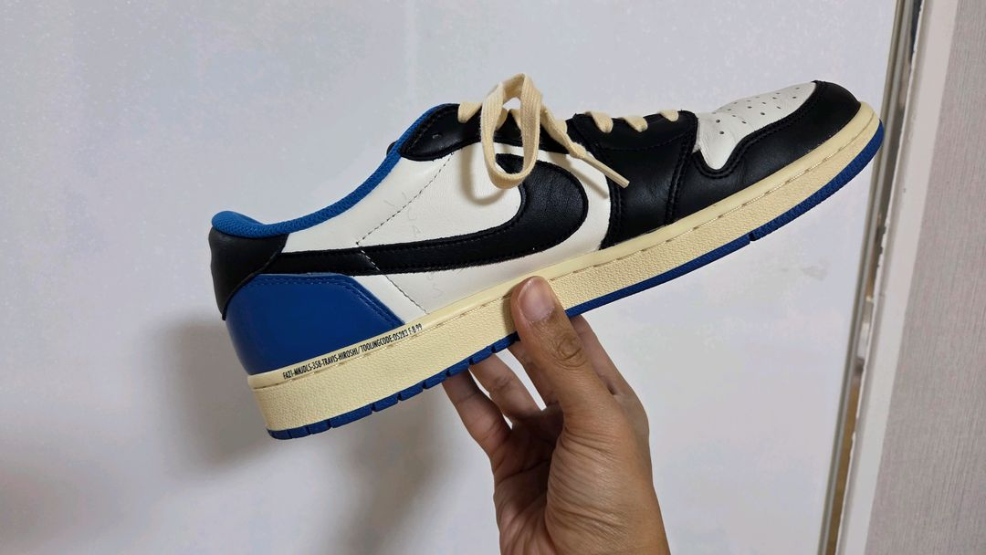 나이키 에어 조던1 트래비스 스캇 프라그먼트 로우 290 이미지