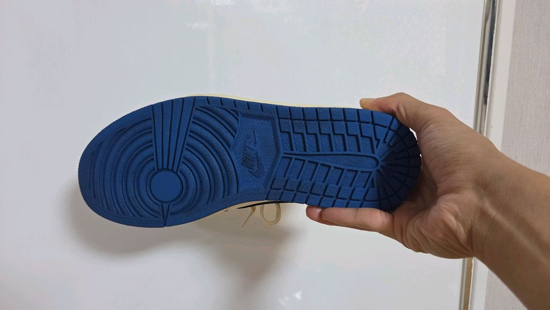 나이키 에어 조던1 트래비스 스캇 프라그먼트 로우 290 이미지