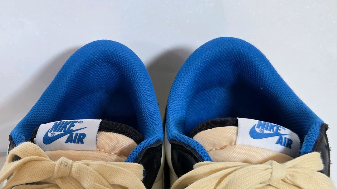 나이키 에어 조던1 트래비스 스캇 프라그먼트 로우 290 이미지