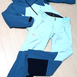 예쁜 데상트 데모 스키복