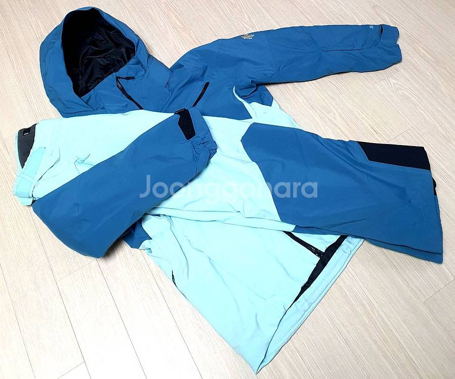 예쁜 데상트 데모 스키복--5