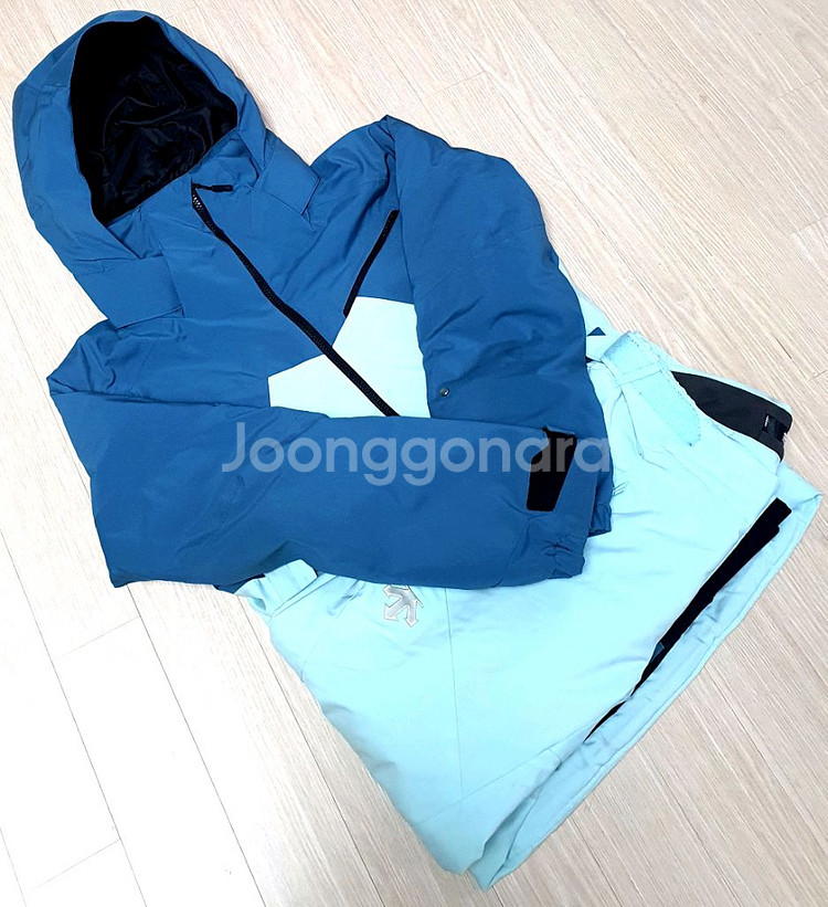 예쁜 데상트 데모 스키복--7