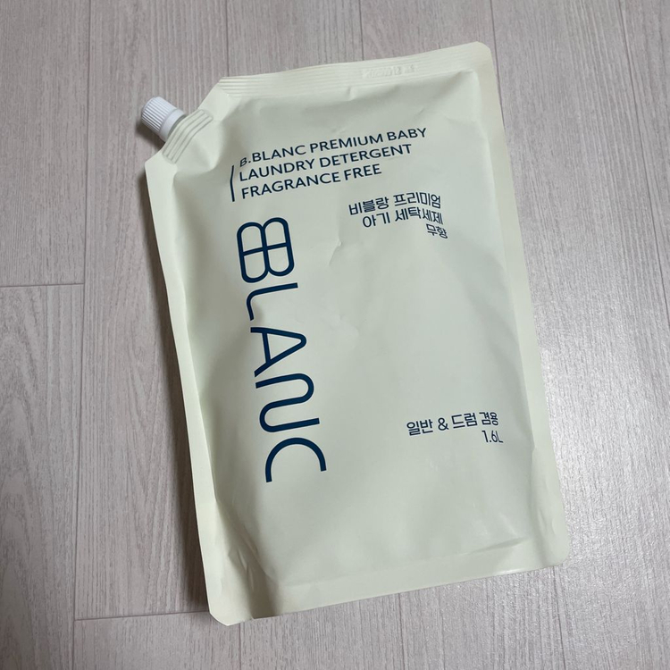 아토앤오투 세제 + 아기 세탁 세제 비블랑 1.6L 리필형 새상품 판매합니다--2
