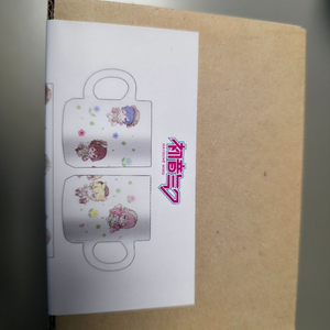 하츠네미쿠 머그컵 굿즈 애니플러스콜라보카페 메구리네루카