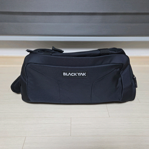 실용성과 세련미를 모두 갖춘 블랙야크 BY폼 크로스 더플백 분양합니다.