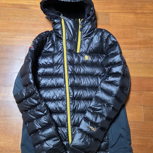 코오롱 700구스다운 경량 패딩 블랙 후디 100