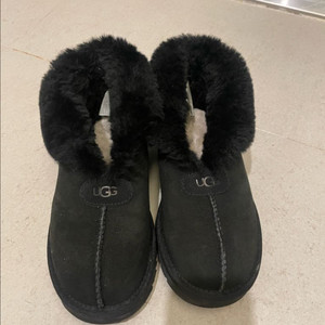 어그 정품 230발에 잘맞아요^^컨디션굿