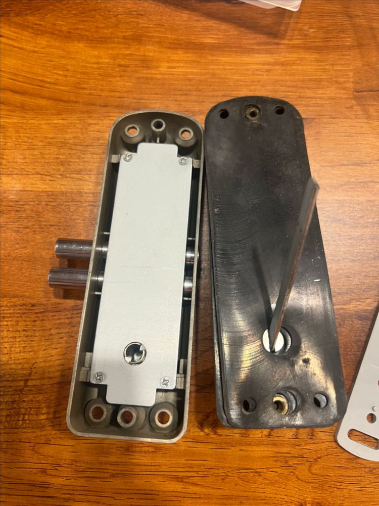 건전지가 필요없는 유리문 도어락--2