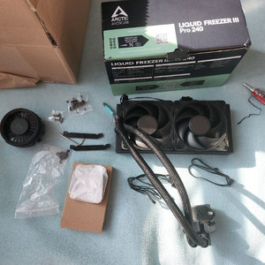 Arctic Liquid Freezer III Pro 240 수냉쿨러 이미지