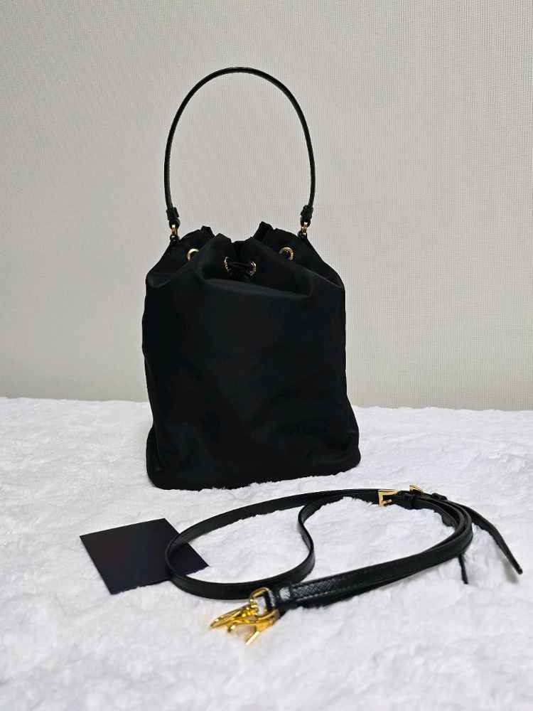 프라다 가방 나일론 버킷백 토트백 크로스백 (정품)--1