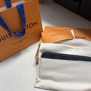 루이비통 지피 월릿 버티컬 남성 지퍼 장지갑