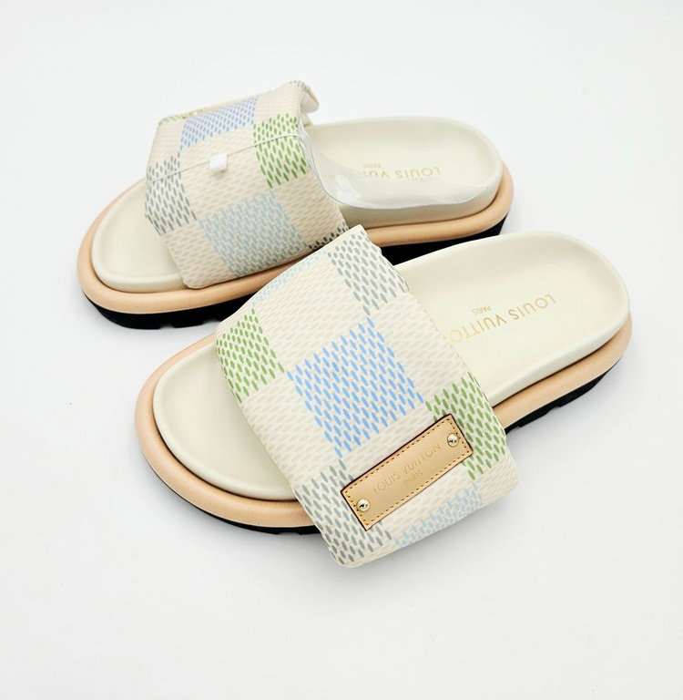 [셀렉트/감정서발급] 루이비통 풀 필로우 체커드 슬라이드 뮬 슬리퍼 이미지