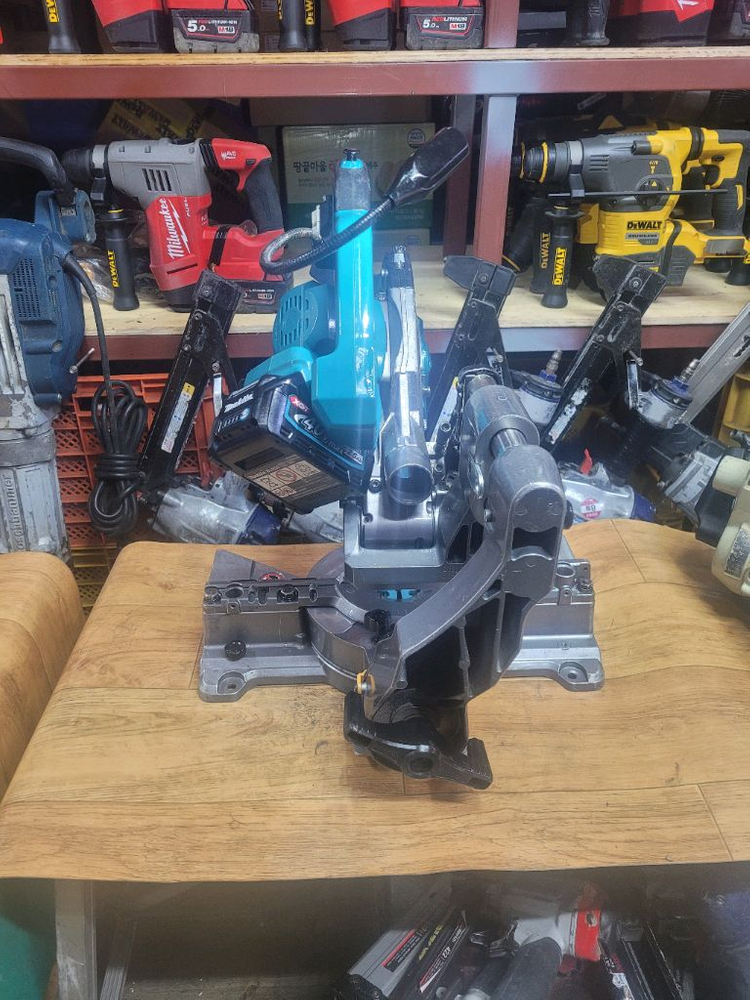 마끼다충전슬라이딩각도절단기 LS001G JAPAN 마이터쏘--9