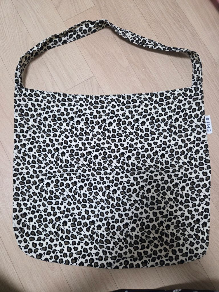 Emis 이미스 화이트 레오파드 코듀로이 에코백 EMIS LEOPARD CORDUROY ECO BAG--3