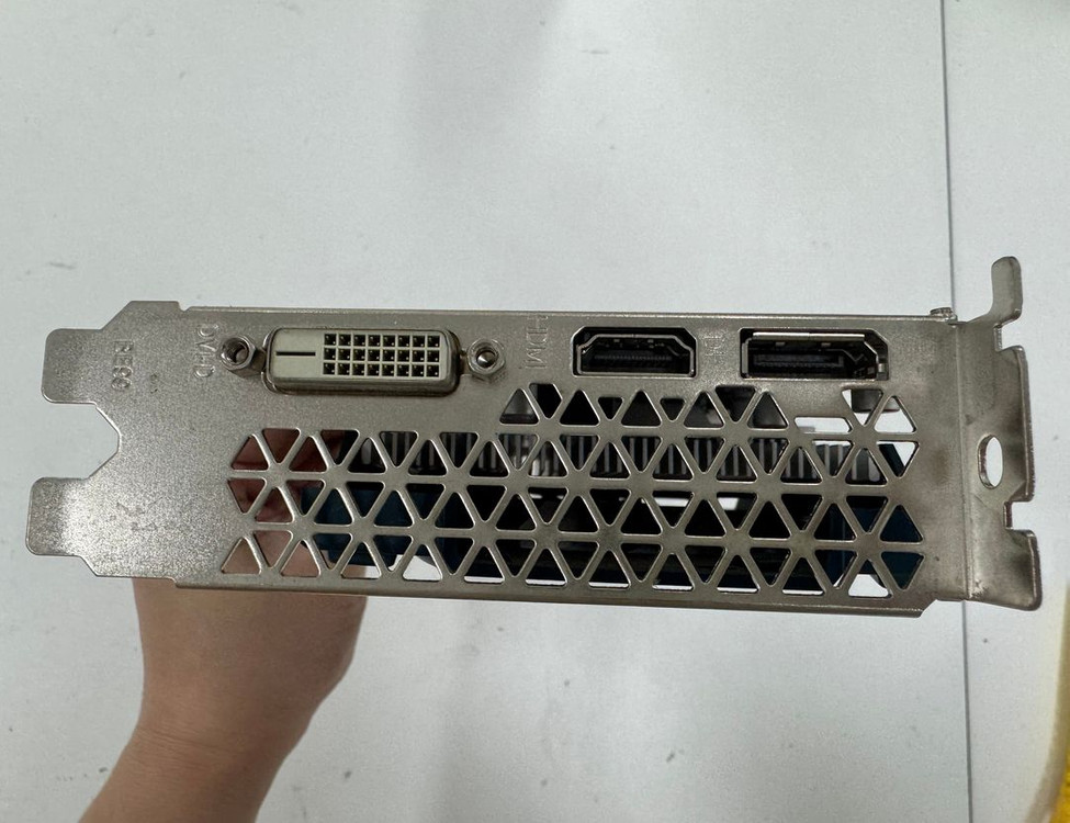 NVIDIA GeForce GTX 1650 4GB 그래픽카드 이미지