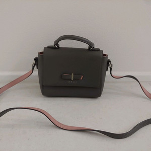 러브캣 크로스백