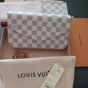 루이비통 포쉐트펠리시 (새상품)