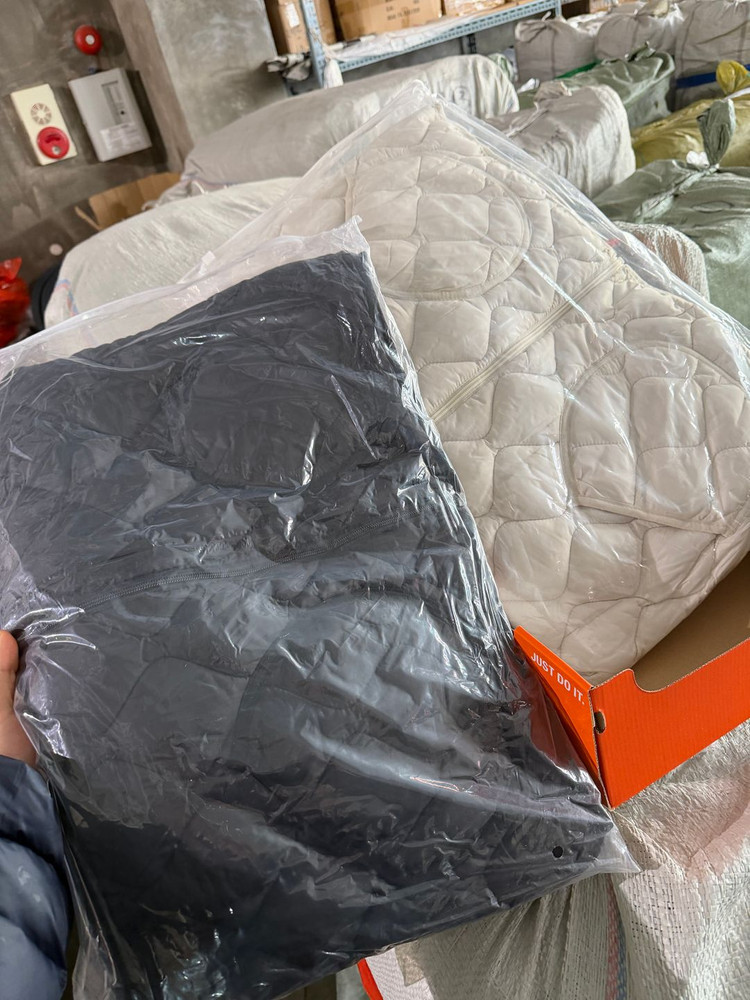 땡처리 특가 남녀공용 조끼패딩 1+1 새상품 판매합니다~--1