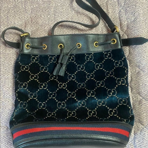 구찌 GG 패턴 벌벳 버킷백