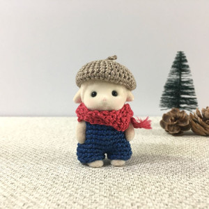 [실바니안 뜨개옷] 브라운 베레모 빨간 목도리 네이비 바지 세트 이미지