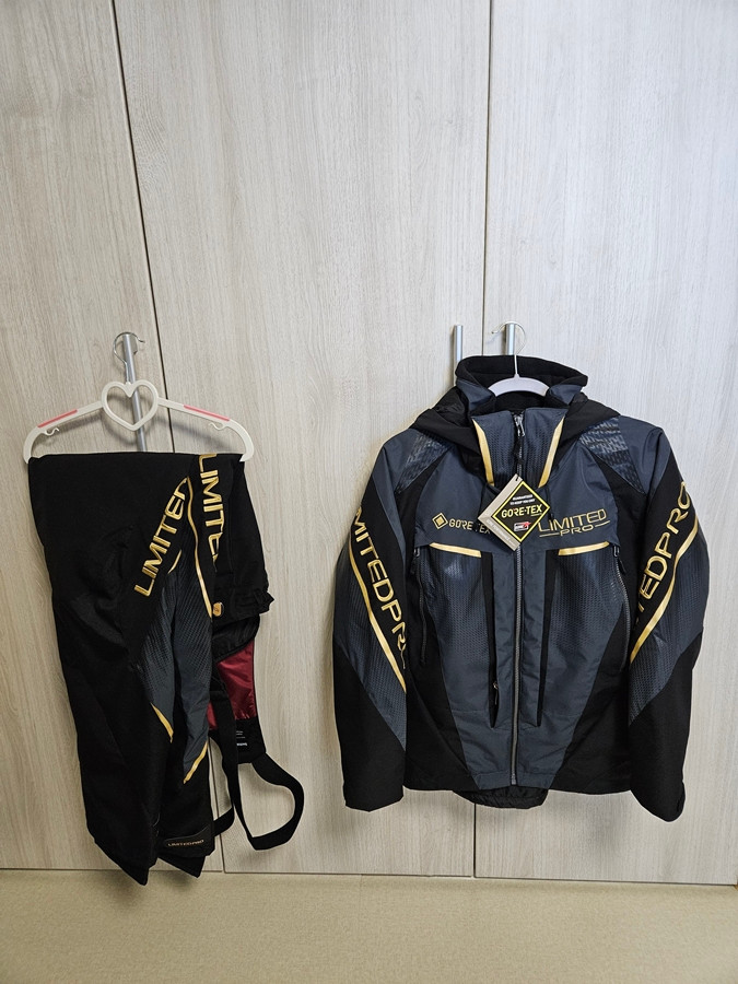 시마노 최고사양 리미티드 프로 고어텍스 낚시복 RT-151X--0