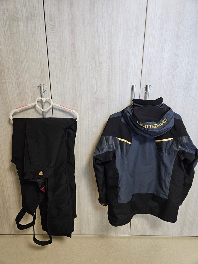 시마노 최고사양 리미티드 프로 고어텍스 낚시복 RT-151X--1