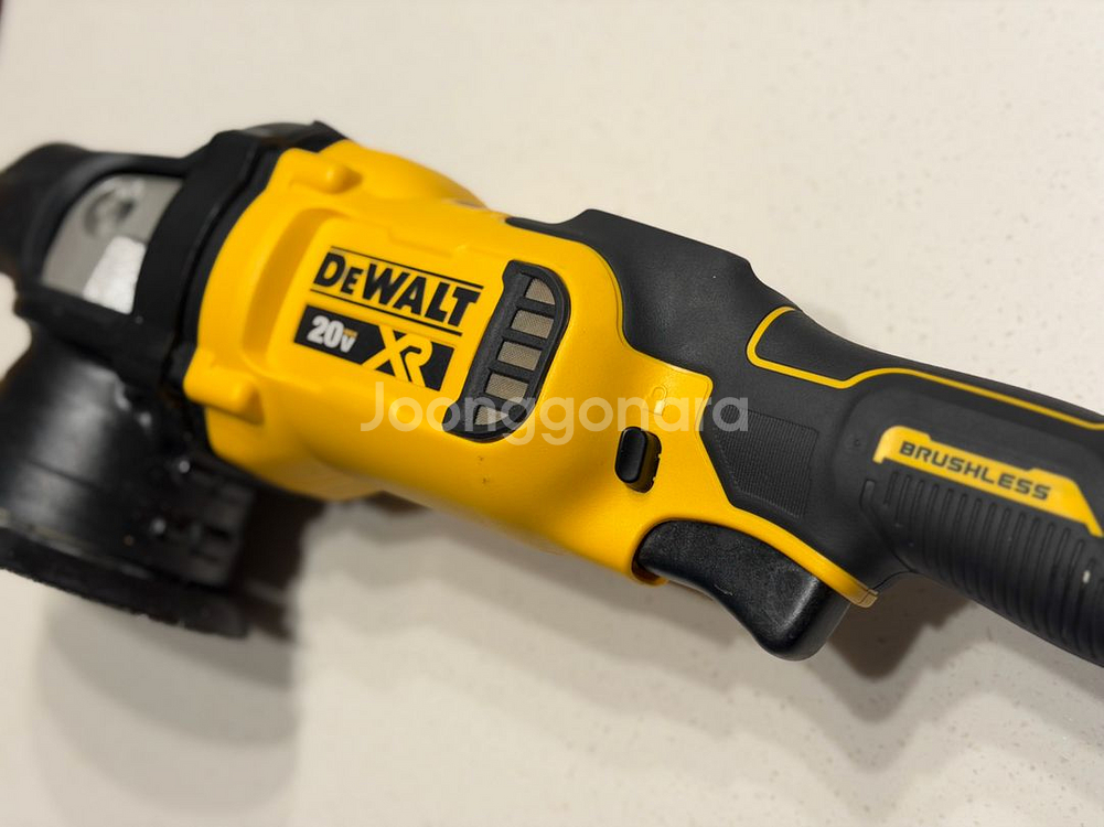 디월트 무선 듀얼폴리셔 배터리세트--5