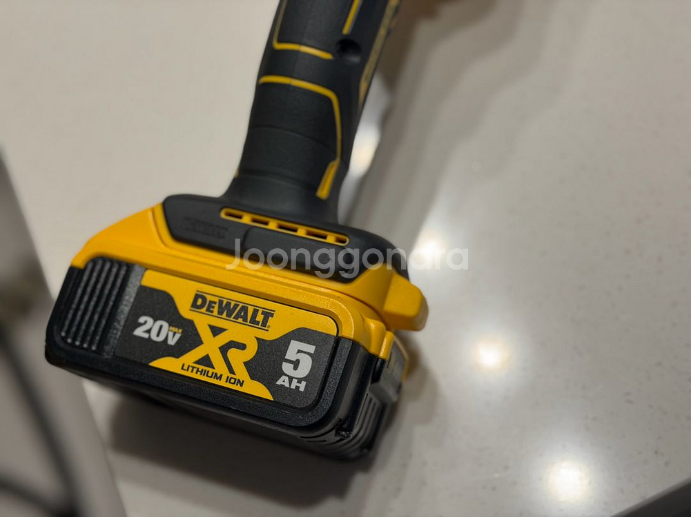 디월트 무선 듀얼폴리셔 배터리세트--9