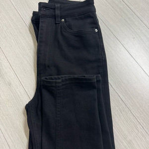 toteme 스트레이트 핏 데님 블랙