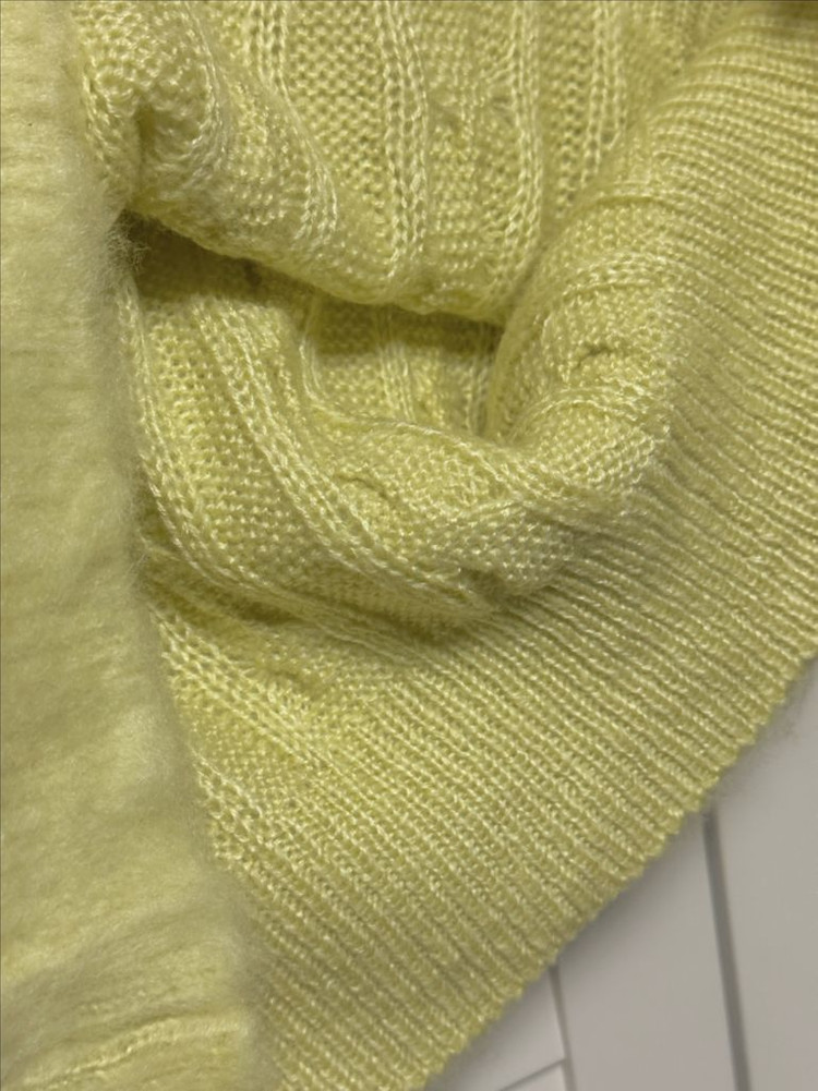 #새상품 : 꽈배기 라운드넥 긴팔 봄니트 라임컬러--5