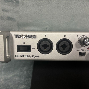 타스캠 8채널 마이크 프리앰프