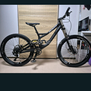 스페셜라이즈드 Demo 8 다운힐 자전거