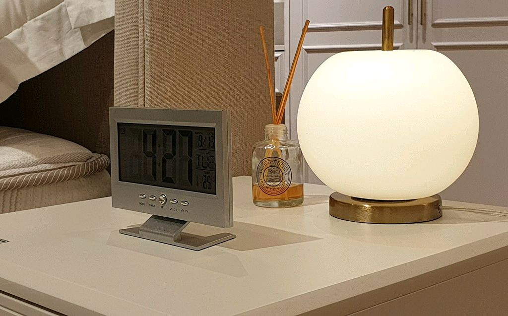 재밌고 신기한 LCD 탁상 시계 이미지