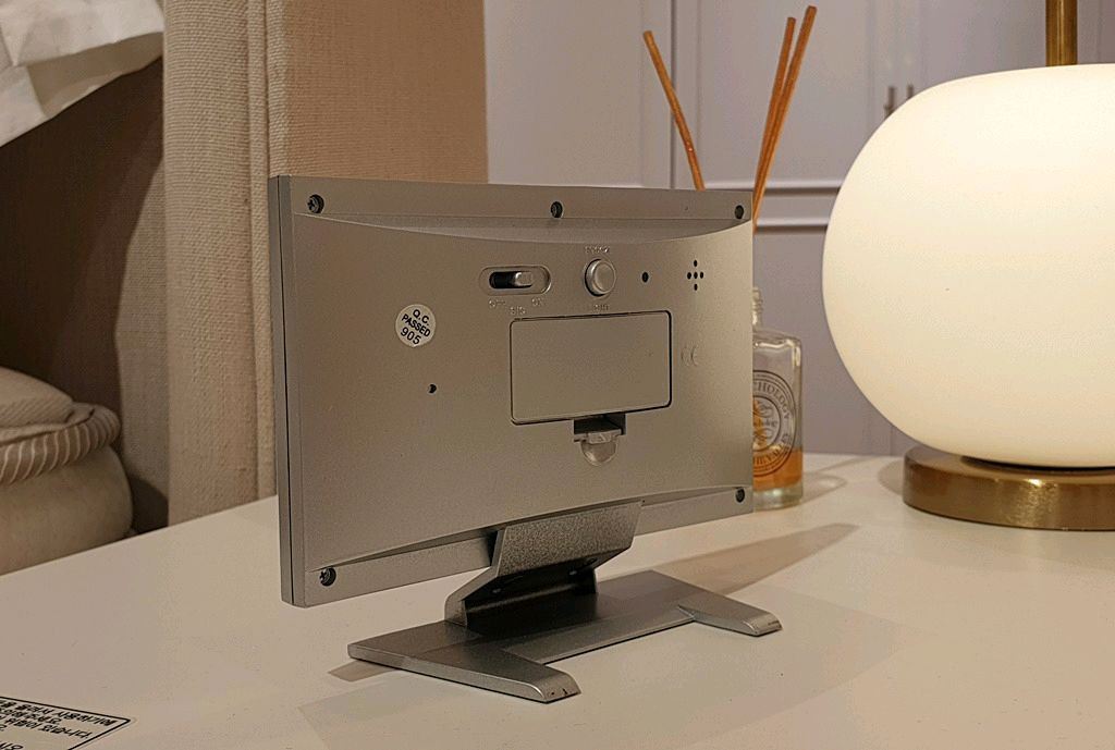 재밌고 신기한 LCD 탁상 시계 이미지