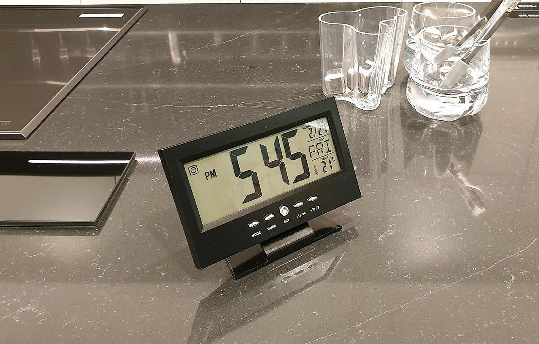 신기한 LCD 탁상 시계. 달력. 온도계 기능 이미지