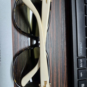 페라가모 선글라스 이미지