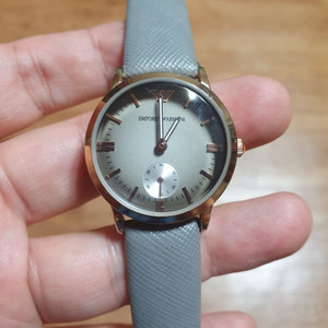 엠포리오 아르마니 여성 가죽시계