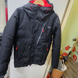 Rab 우모 패딩