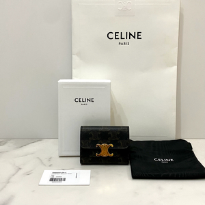 셀린느 트리옹프 캔버스 코인 컴팩트 월렛 반지갑 탄