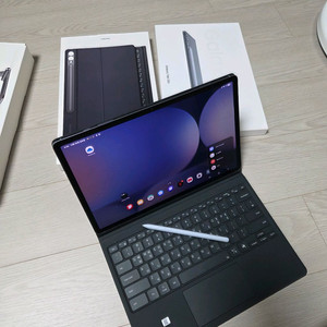 갤럭시탭S10플러스 256기가 및 정품 키보드 케이스