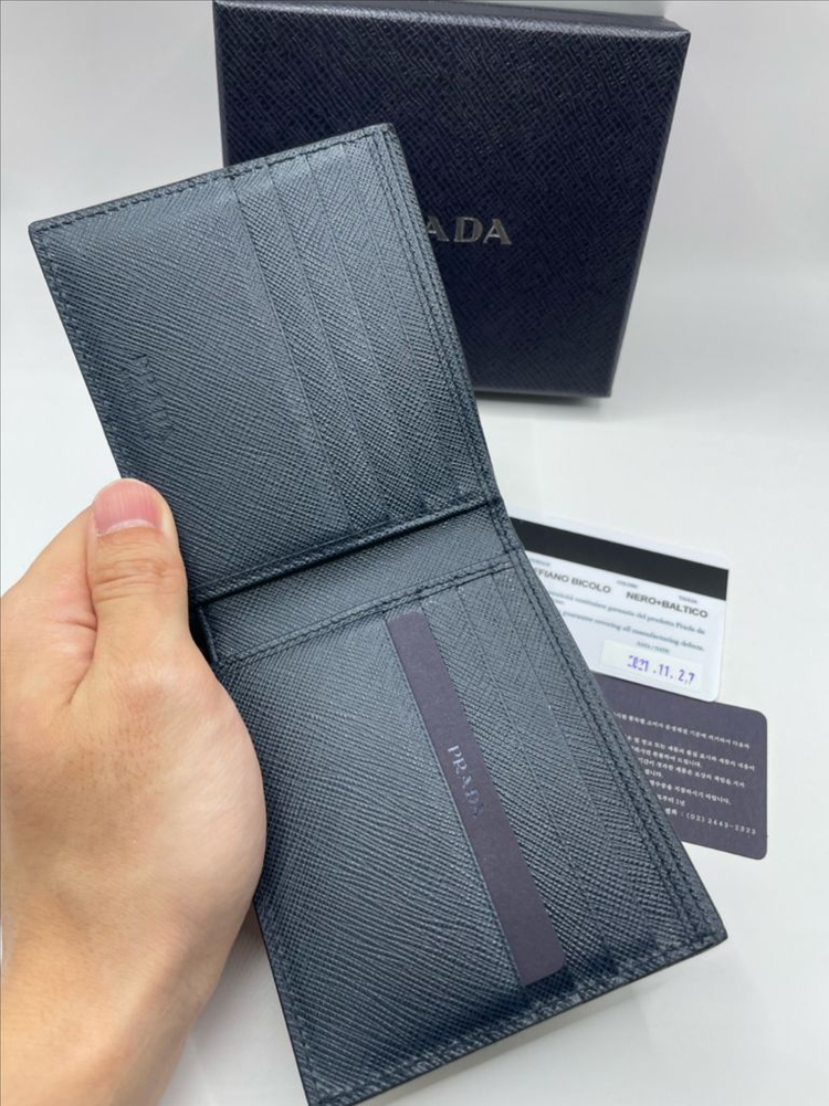 프라다 2MO513 레더 반지갑 블랙 이미지