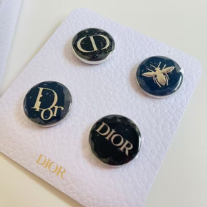 디올 남녀공용 핀 브로치 4종 세트