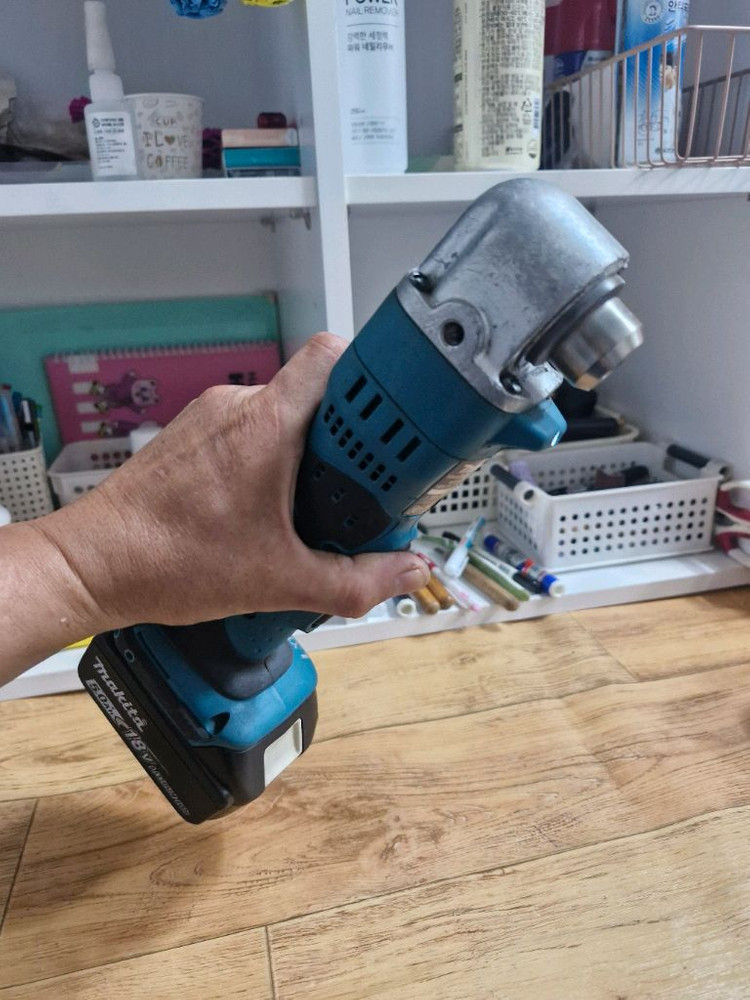 마끼다충전코너드릴 DDA350 최상급.배터리포함 직각드--9