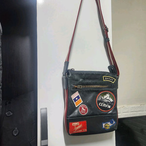 발리 트레지니 가죽 크로스백