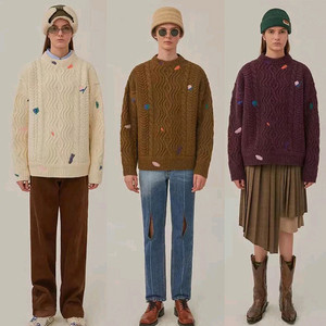 아더에러 (ADER ERROR) 크림색 자수 패치 니트 스웨터 105사이즈 판매합니다~!