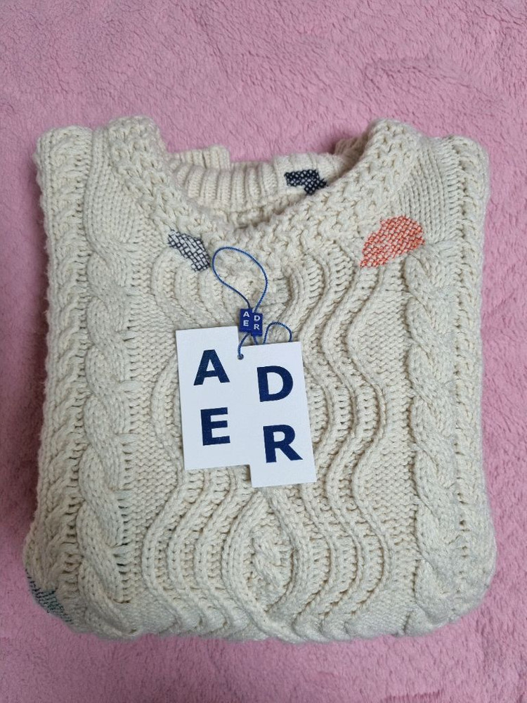 아더에러 (ADER ERROR) 크림색 자수 패치 니트 스웨터 105사이즈 판매합니다~!--4