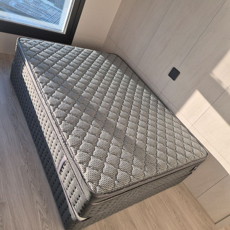 고퀄리티 투매트리스 침대 퀸사이즈 이미지